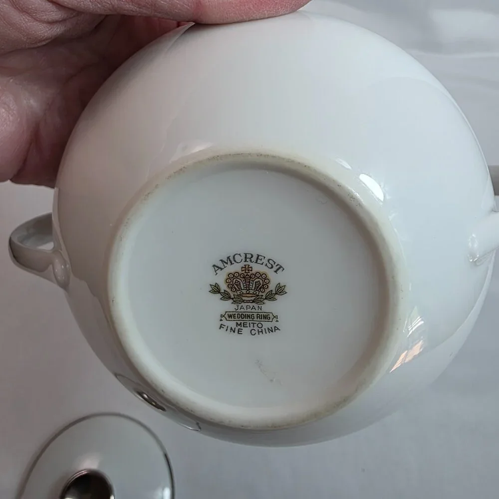 Amcrest Meito Wedding Ring Sugar Bowl & Lid White with Platinum Trim